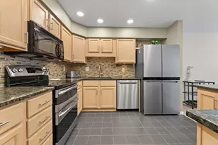 4532 Carriage Hill Ln, Columbus, OH 43220 - Photo 8