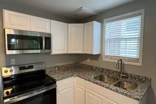 11 E Kelso Rd, Columbus, OH 43202 - Photo 2