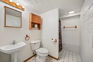 733 W 3rd St, Marysville, OH 43040 - Photo 22