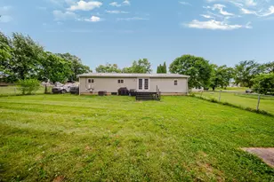 17 N E St, New Holland, OH 43145 - Photo 2