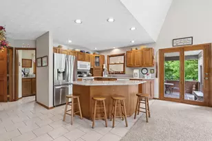 1525 Cole Rd, Columbus, OH 43228 - Photo 8