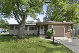 5276 Heritage Ln, Hilliard, OH 43026 - Photo 2