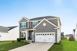 304 Mahogany Ln, Commercial Point, OH 43116 - Photo 2
