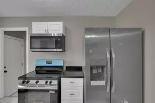 2621 Homecroft Dr, Columbus, OH 43211 - Photo 10