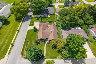 1463 Wakefield Ct E, Columbus, OH 43209 - Photo 6