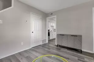 4615-4617 Langley Ave, Columbus, OH 43213 - Photo 6