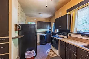431 W College St, Granville, OH 43023 - Photo 8