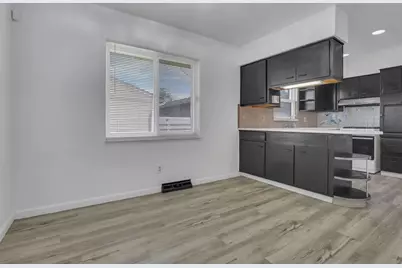 1546 Sandalwood Place, Columbus, OH 43229 - Photo 10