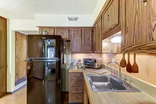 5680 Jousting Ln, Columbus, OH 43231 - Photo 16