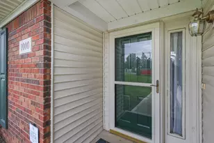 1000 Oak Bay Dr, Galloway, OH 43119 - Photo 4