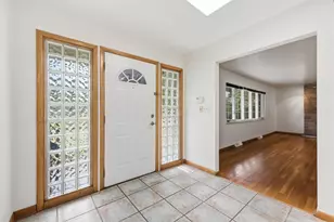 2690 Burnaby Dr, Columbus, OH 43209 - Photo 12
