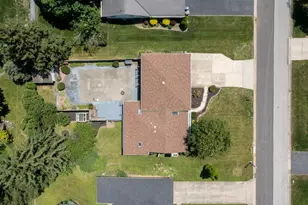 2690 Burnaby Dr, Columbus, OH 43209 - Photo 40