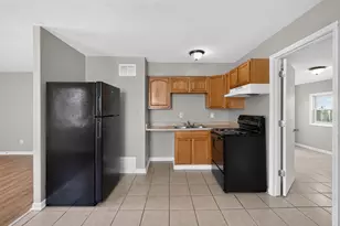 2663 Azelda St, Columbus, OH 43211 - Photo 10