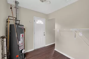 108 Florence Ave, Columbus, OH 43228 - Photo 14