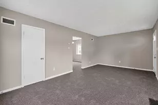 108 Florence Ave, Columbus, OH 43228 - Photo 4