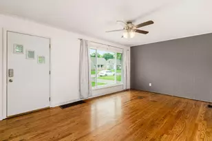 1089 E Dunedin Rd, Columbus, OH 43224 - Photo 8