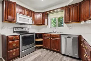 2229 Waldorf Rd, Columbus, OH 43229 - Photo 14