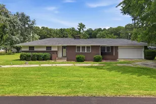 133 S Summit Ridge Dr, Reynoldsburg, OH 43068 - Photo 2