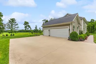9596 Woodridge Cir, Fredericktown, OH 43019 - Photo 4
