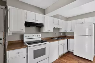 208 S James Rd, Columbus, OH 43230 - Photo 8