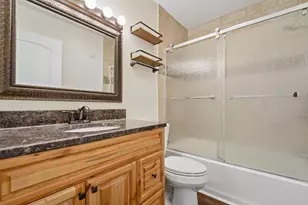 817 Pineway Dr, Columbus, OH 43085 - Photo 8