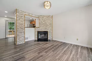 817 Pineway Dr, Columbus, OH 43085 - Photo 2
