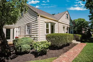 93 N Harding Rd, Columbus, OH 43209 - Photo 2