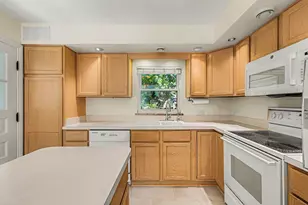 93 N Harding Rd, Columbus, OH 43209 - Photo 16