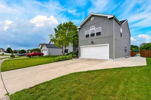 237 Cavanaugh Dr, Commercial Point, OH 43116 - Photo 4