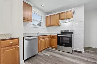 1470 E Weber Rd, Columbus, OH 43211 - Photo 12