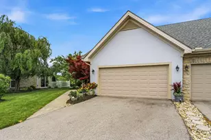 890 Village Dr, Delaware, OH 43015 - Photo 2