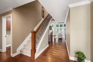 1065 Bluff Vista Dr, Columbus, OH 43235 - Photo 2