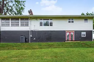 748 Ridgewood Dr, Coshocton, OH 43812 - Photo 32