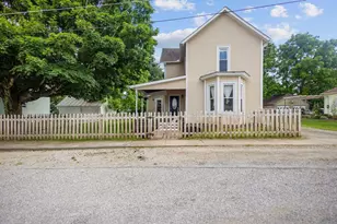 37 College St, Alexandria, OH 43001 - Photo 1