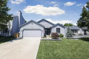 1899 Winding Hollow Dr, Grove City, OH 43123 - Photo 2