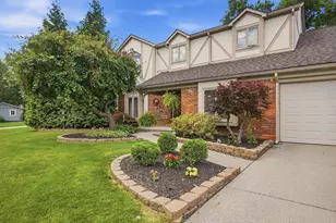 5493 Glasgow Pl, Columbus, OH 43235 - Photo 2