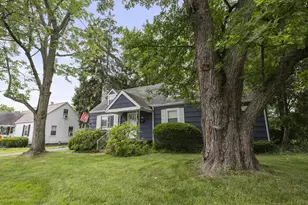 237 Maple Dr, Columbus, OH 43228 - Photo 36