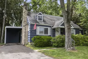 237 Maple Dr, Columbus, OH 43228 - Photo 2