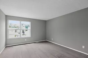 2724 Raphael Dr, Columbus, OH 43232 - Photo 12