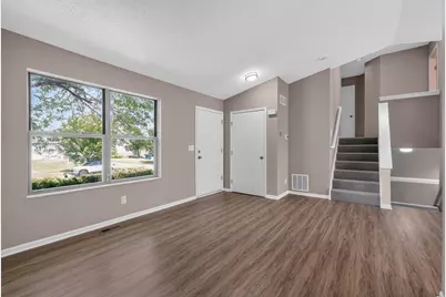 2836 Beal Drive, Columbus, OH 43232 - Photo 8