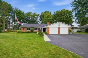 325 E High St, London, OH 43140 - Photo 2