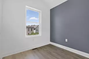 164 N 21st St, Columbus, OH 43203 - Photo 32