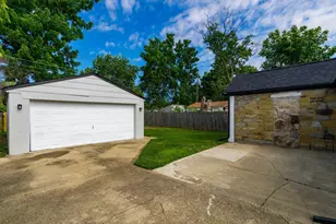 335 Woodlawn Ave, Columbus, OH 43228 - Photo 28