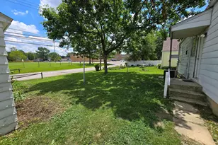 3250 Dresden St, Columbus, OH 43224 - Photo 4