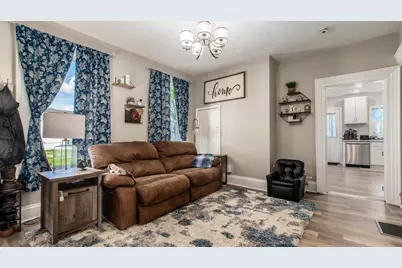 17 E Oak Street, Newark, OH 43055 - Photo 2