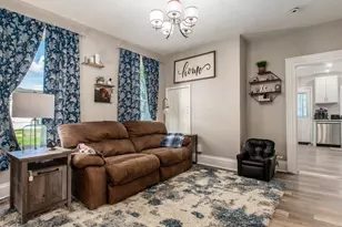 17 E Oak St, Newark, OH 43055 - Photo 2
