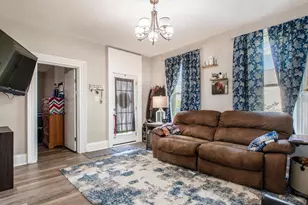 17 E Oak St, Newark, OH 43055 - Photo 4