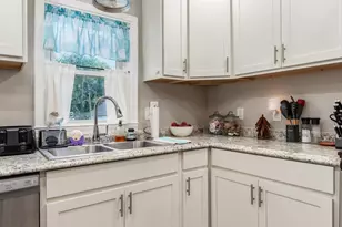 17 E Oak St, Newark, OH 43055 - Photo 8