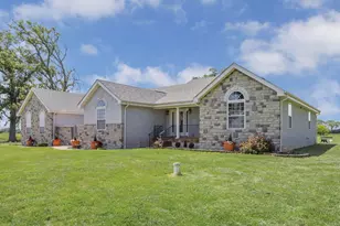 5860 Gregg Rd, West Jefferson, OH 43162 - Photo 4