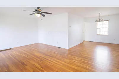 4978 Taunton Way, Columbus, OH 43228 - Photo 4